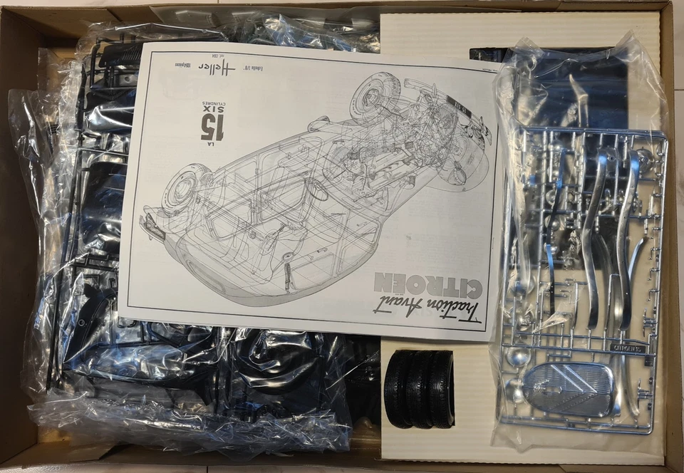 CITROEN TRACTION AVANT SCALA 1/8 KIT DI MONTAGGIO HELLER - Immagine 2 di 3