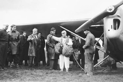 James Williams before attempted 6 parachute jump at Villacoublay - 1937 Photo 2