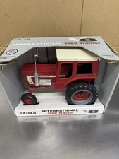 1/16 IH International Harvester Farmall 1568 V8 Tractor Ertl 4602 Die Cast Metal
