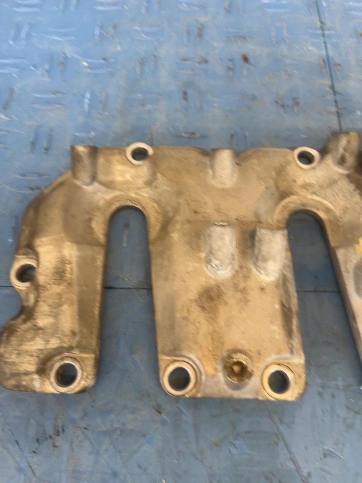 08-09 Chevrolet Van Express 3500 6,6 l Duramaxx cubierta de válvula superior Oe# 98063039 Foto 2 de 4