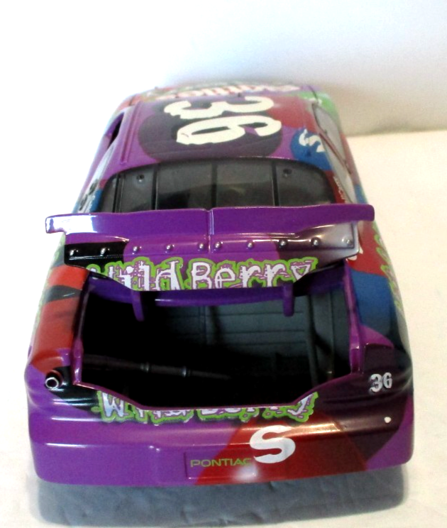 NASCAR 1/24 Ernie Irvan #36 Pontiac Grand Prix – Skittles – Dédicacé