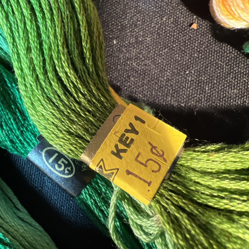 Lot Of 70+ Vintage Embroidery Floss American Thread|J &P Coats|Plus Loose Thread - Image 3 of 4