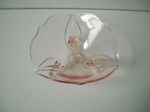 slightly depression footed scalloped dish bowl edge glass pink