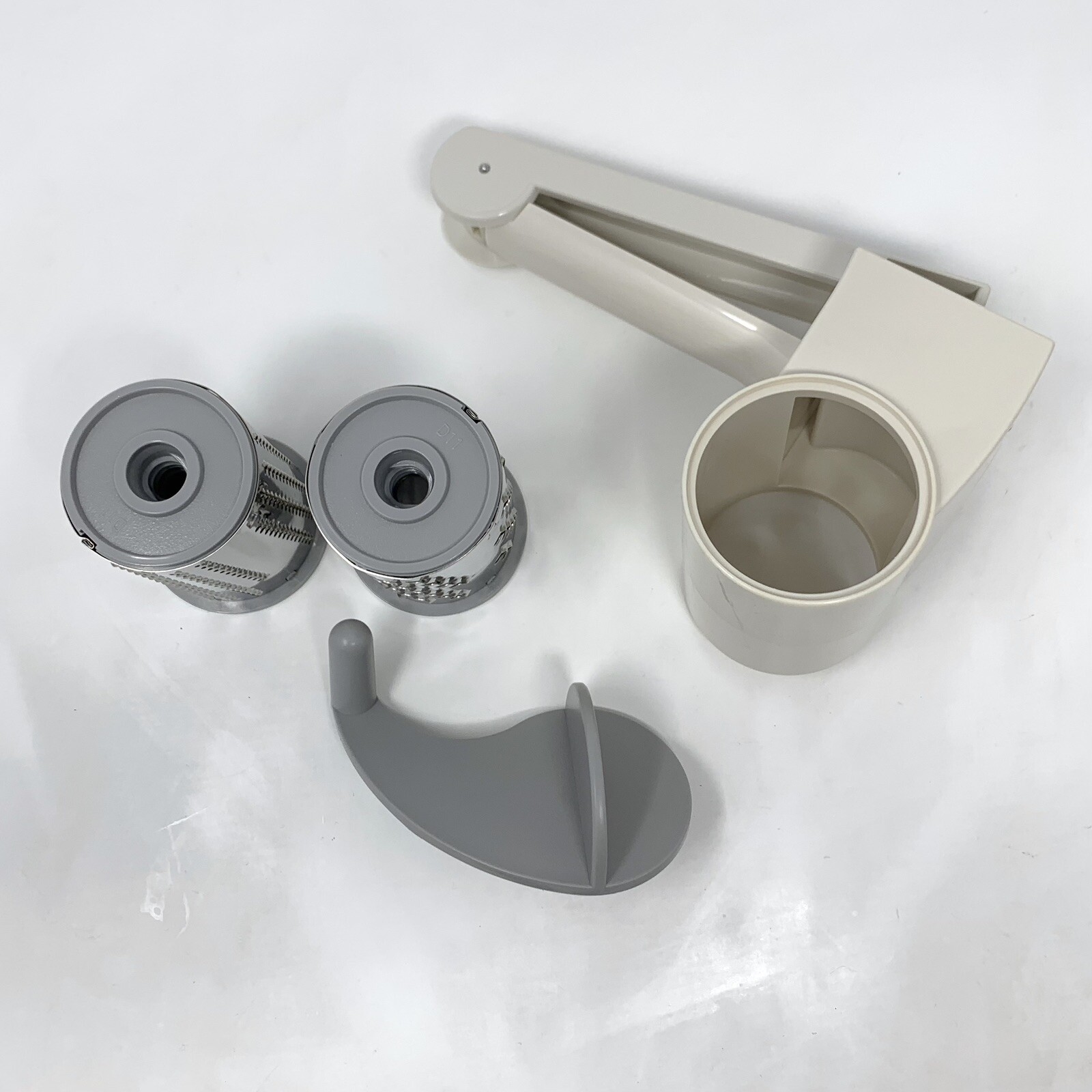 Pampered Chef Deluxe Rotary Cheese Grater with Fine & Coarse Blades 1275g