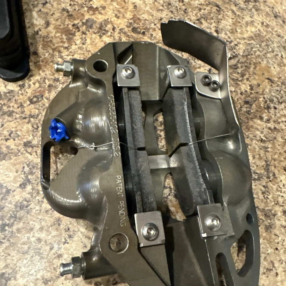 Pinza de freno con pastillas AP Racing 5535 - 102 Iss2 Nascar HMS Race Foto 3 de 4