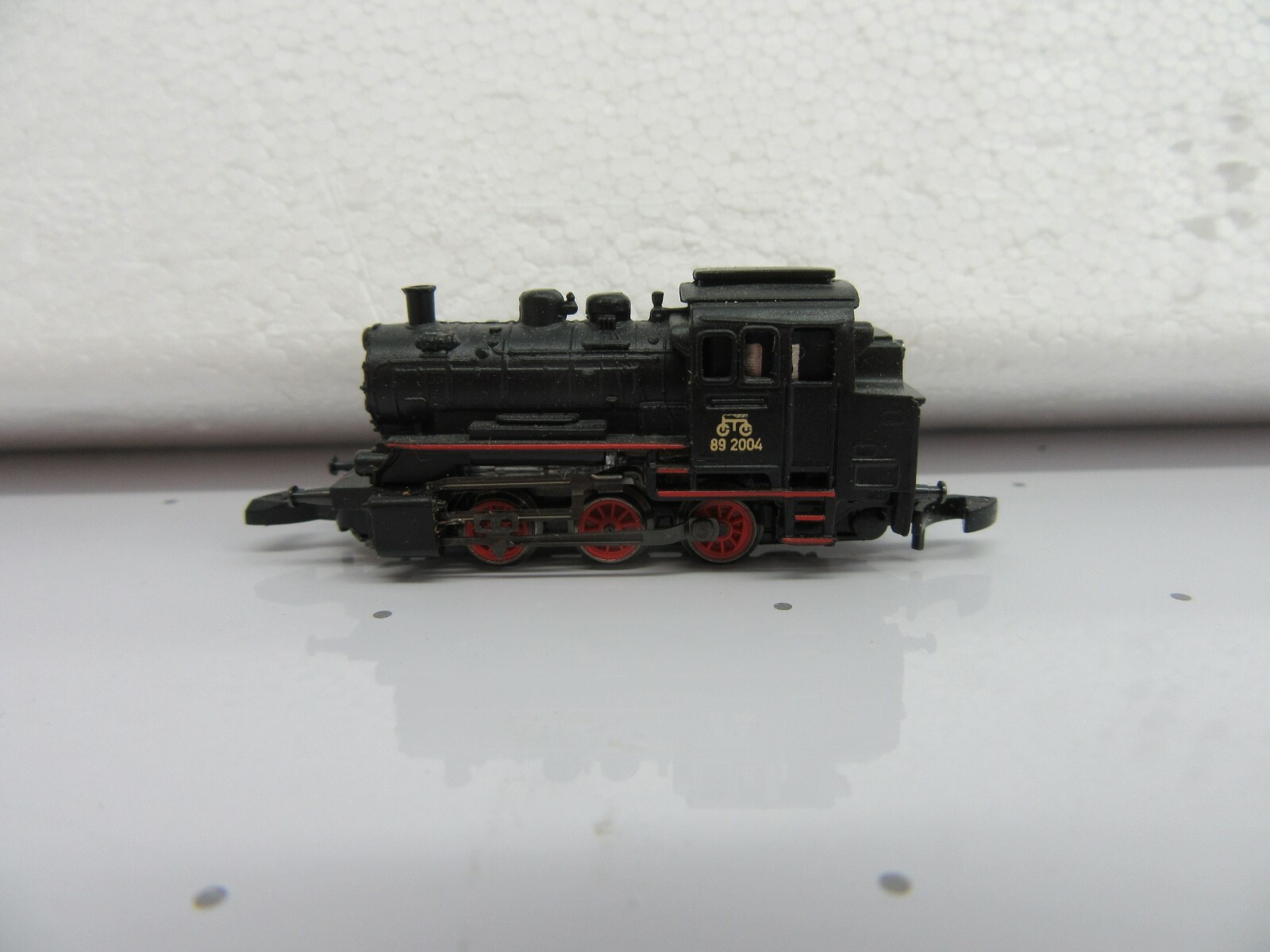 z scale locomotive