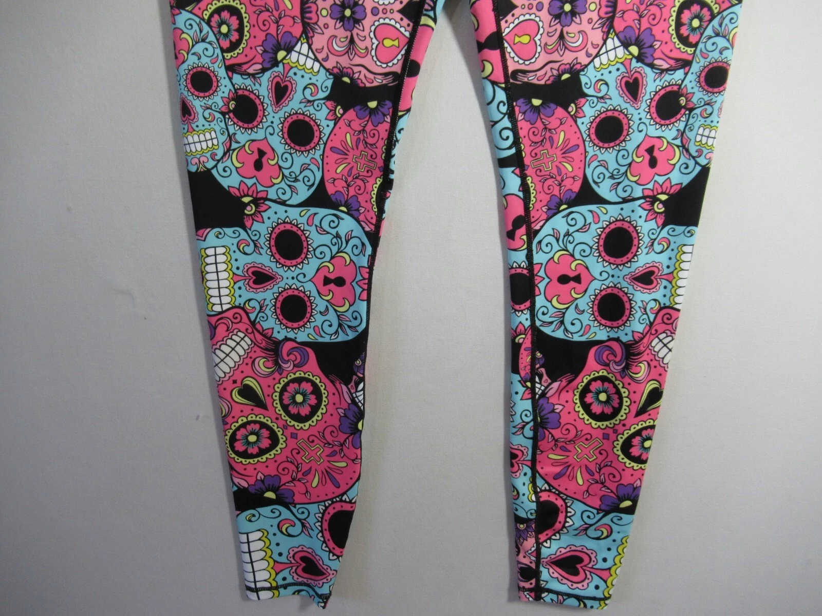 constantly-varied-gear skull day of the dead leggings