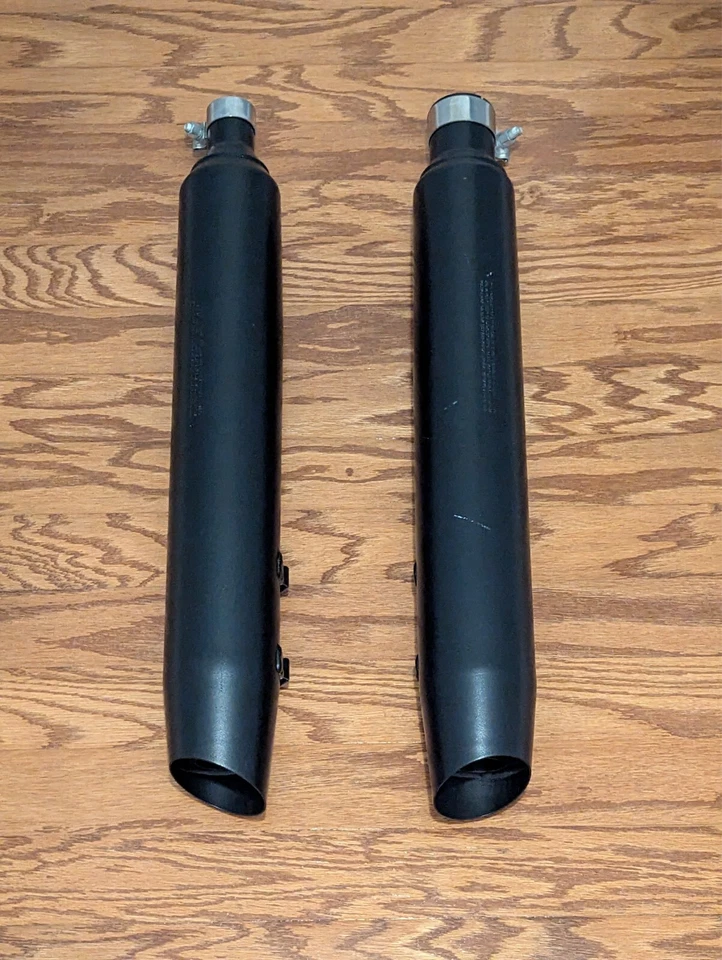 Silenciador de escape Harley Davidson Road Glide 2024 - OEM excelente estado Foto 3 de 4