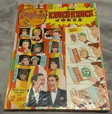 1969 SAALFIELD | ROWAN & MARTIN'S LAUGH-IN  | KNOCK-KNOCK JOKE FOLDER | SEALED