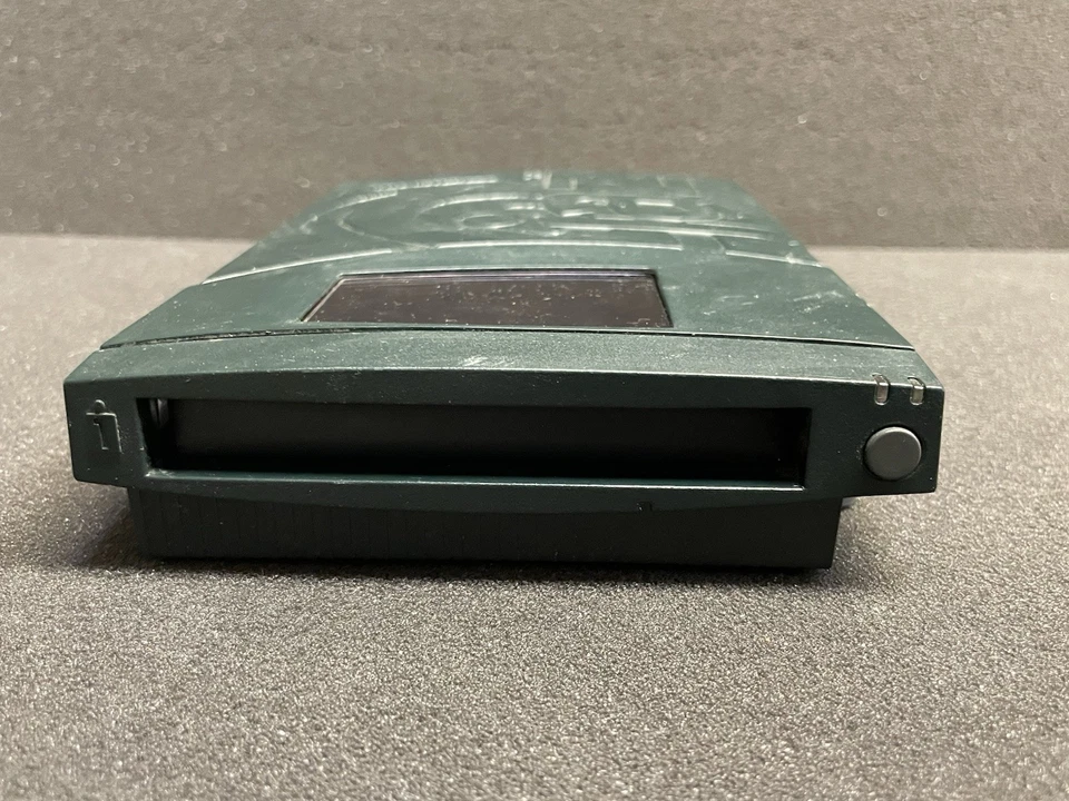 Iomega Jaz portable Ultra SCSI drive V2000S with OEM Power Adapter/Power Cable - Image 2 of 4