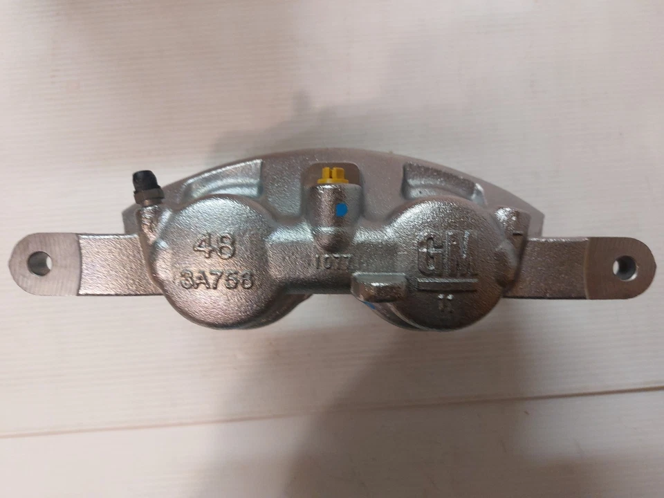 2020-25 Chev GMC Silverado Sierra 2500/ 3500HD Right Rear Caliper, GM 13544898 - Image 4 of 4