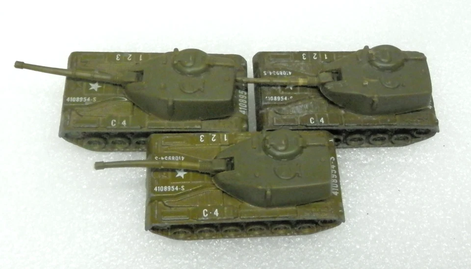 3 HOT WHEELS US ARMY BATTLE TANKS 1974 HONG KONG ALL ROLL WELL TURRETS TURN ETC. - Image 4 of 4