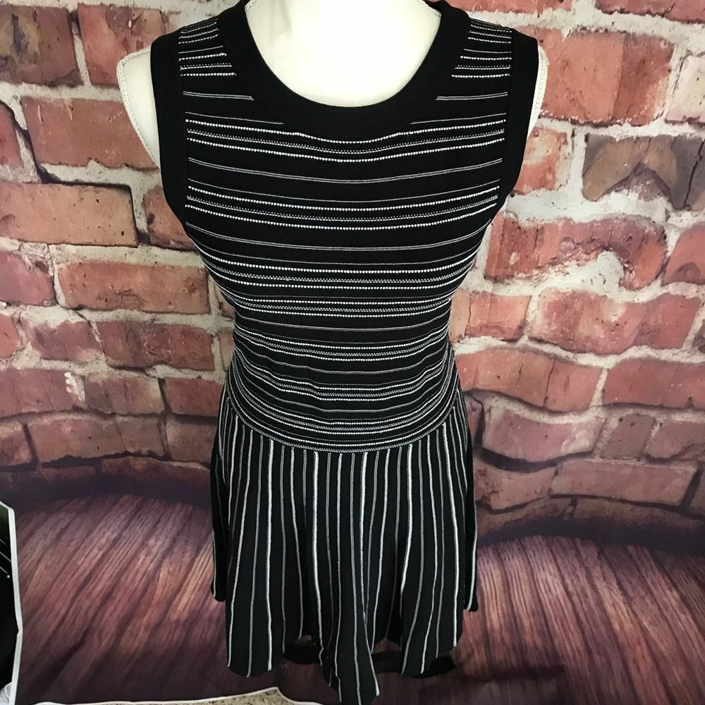 Abito Kate Spade a righe senza maniche aderente e svasato