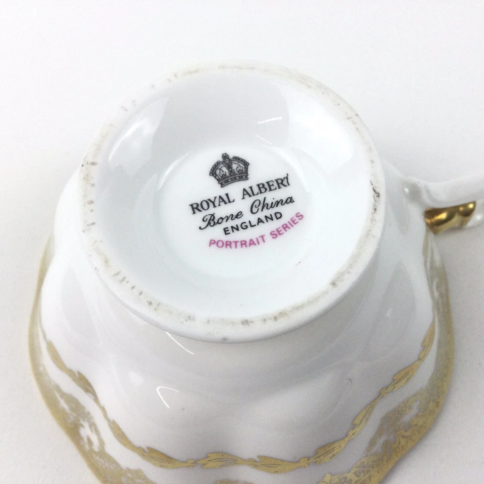 Royal Albert Portrait Series 70s Bone China Tea Cup Aqua Blue Gold Lace Trim - Image 3 of 4