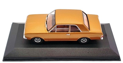Vanguards escala 1/43 VA04119 - Ford Cortina MK2 doble cámara - oro ámbar - Imagen 4 de 6