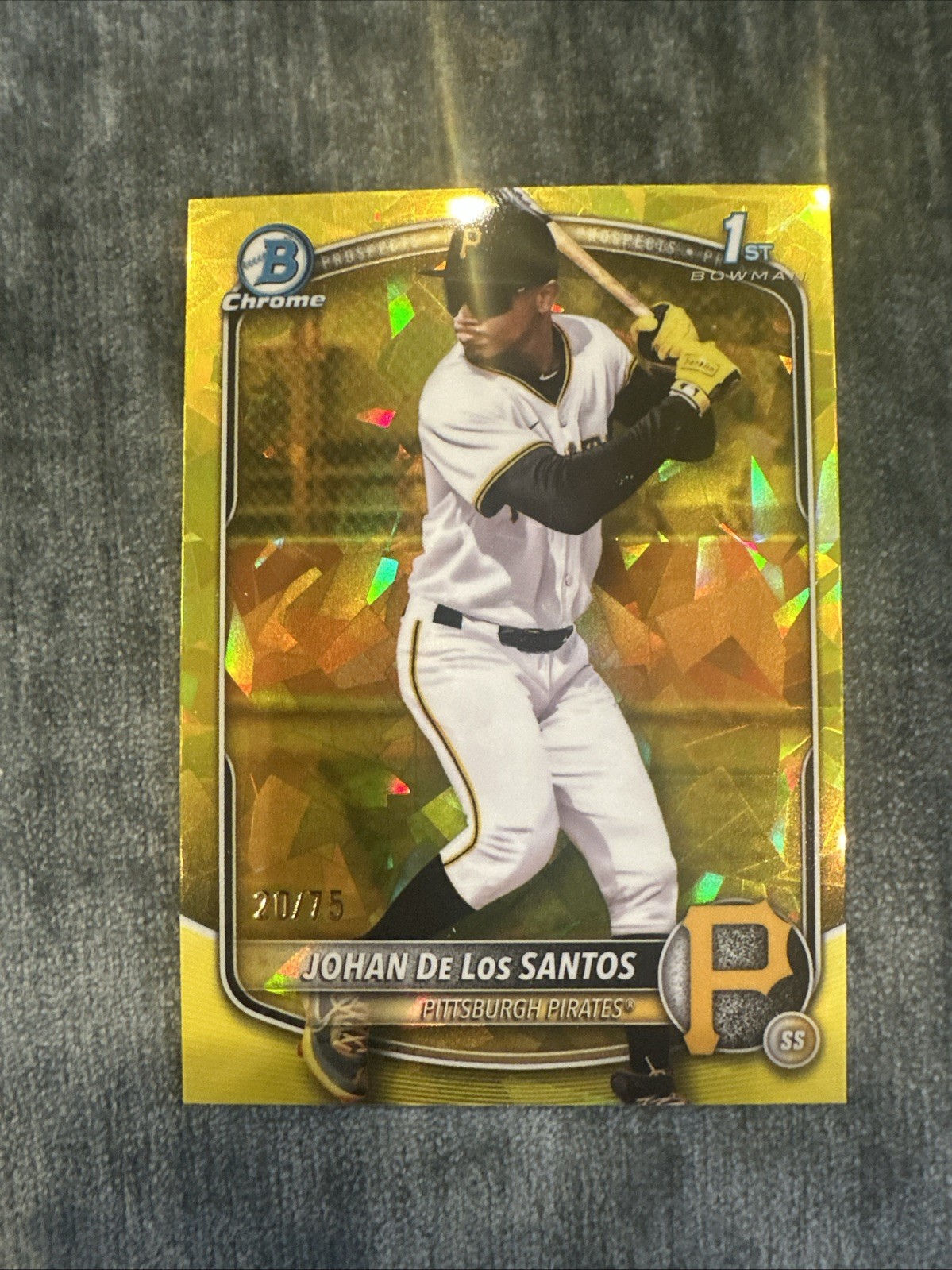 2025 Bowman Chrome Sapphire Johan De Los Santos Yellow Refractor 1st #/75