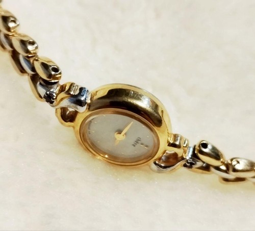 Citizen Women's Quartz Watch Gold Bracelet White Dial Used - Picture 7 of 9