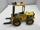 1975-76 TONKA #52900 ARTICULATING FORKLIFT w/WORKING FORKS  11 Inches Long