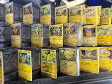 Collezione Lotto Bulk 300+ Carte Pokemon Pikachu Lotto Misto Holo's Rare