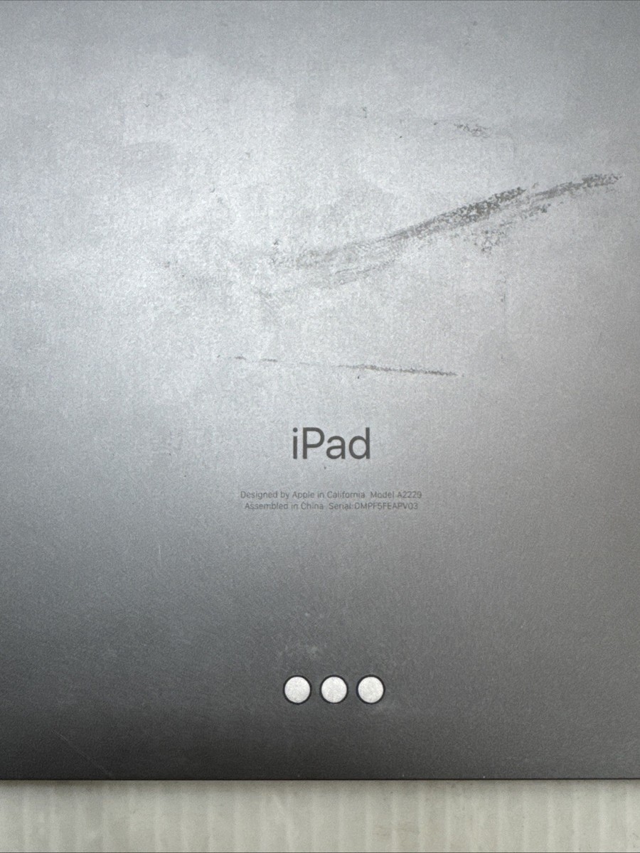 Apple iPad Pro 12.9-inch 4th Gen MXAT2LL/A A2229 128GB Wi-Fi Space