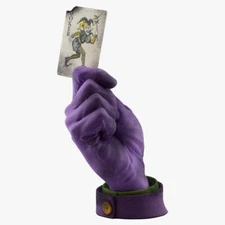 CRYPTOZOIC ENTERTAINMENT - The Joker Calling Card Statue - GOTHAM CITY GRIT