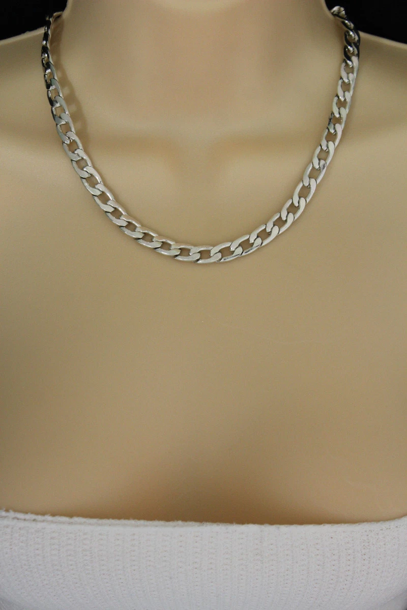 Short chunky 2024 chain necklace