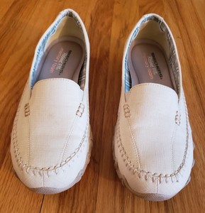 womens skechers moccasins