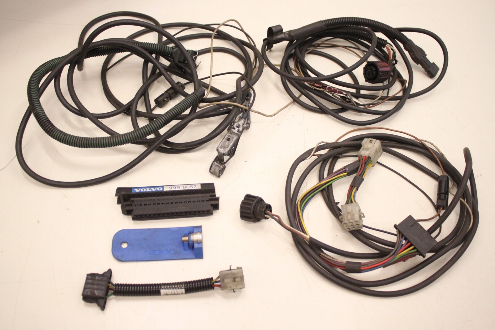 VOLVO 9998057 968421-1 M9998412-P01 Spezialwerkzeug Kabel Stecker 586 ...