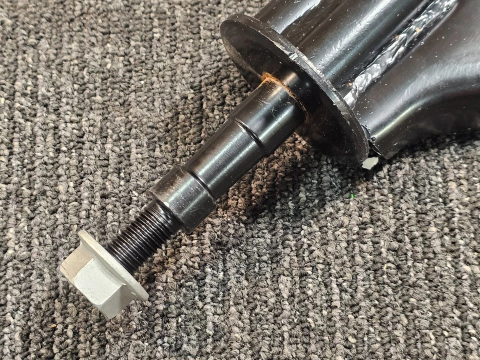 Professional Parts 5236682 61345282 Front Right Control Arm For 02-09 Saab 9-5 - Image 3 of 4