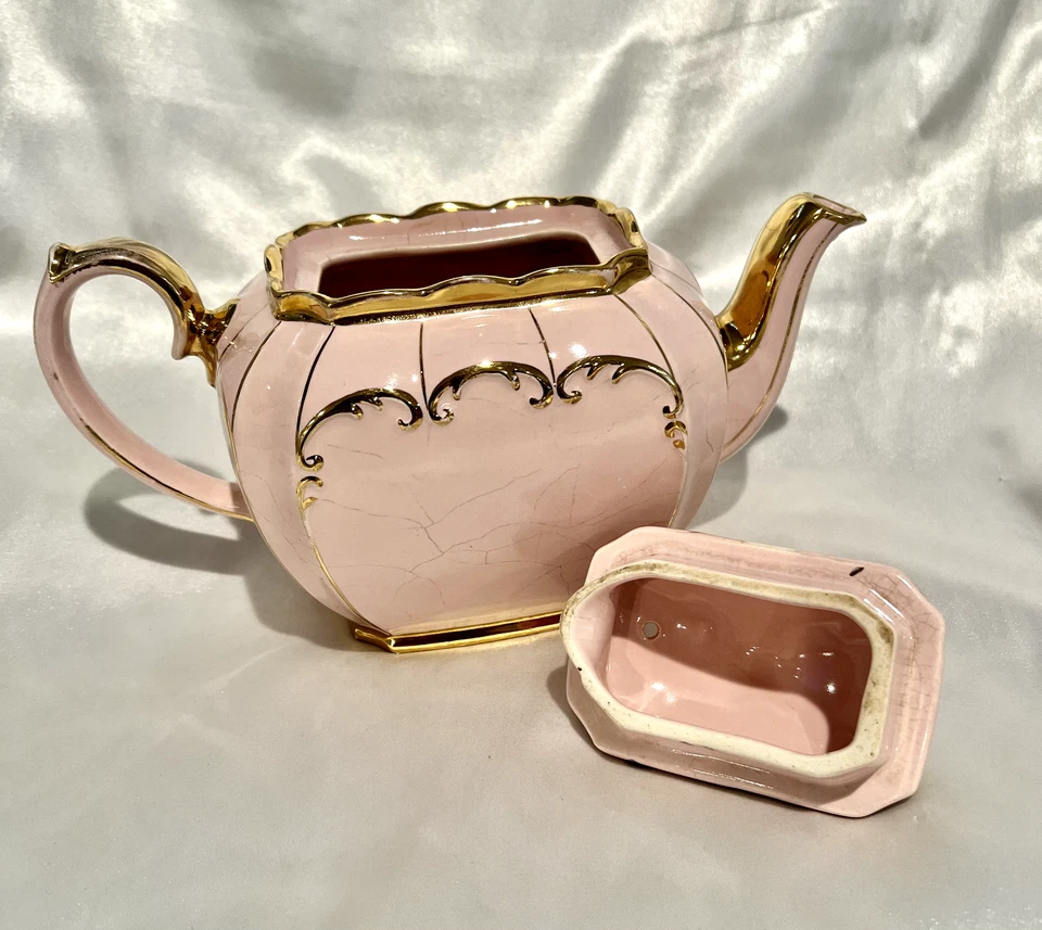 Bule vintage Sadler Cube rosa com dourado. - Imagem 2 de 4