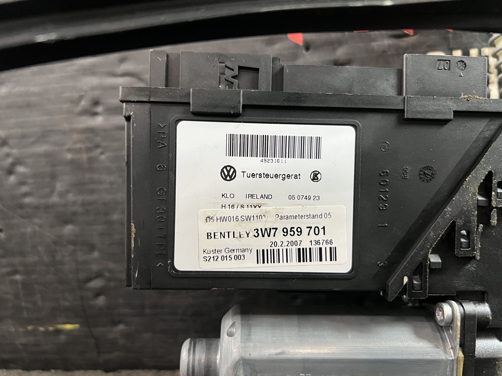 07-11 BENTLEY CONTINENTAL GTC FRONT DRIVER LEFT DOOR WINDOW REGULATOR 3W7959701