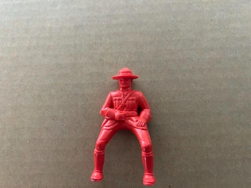 MARX   MOUNTIES 60MM -4