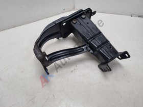 Mercedes CLS 320 CDI W219 - Front Passenger Left Chassis Leg Extension
