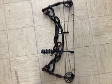 Hoyt Carbon Element . 29.5”. Draw 70lbs. Used In Good Condition.