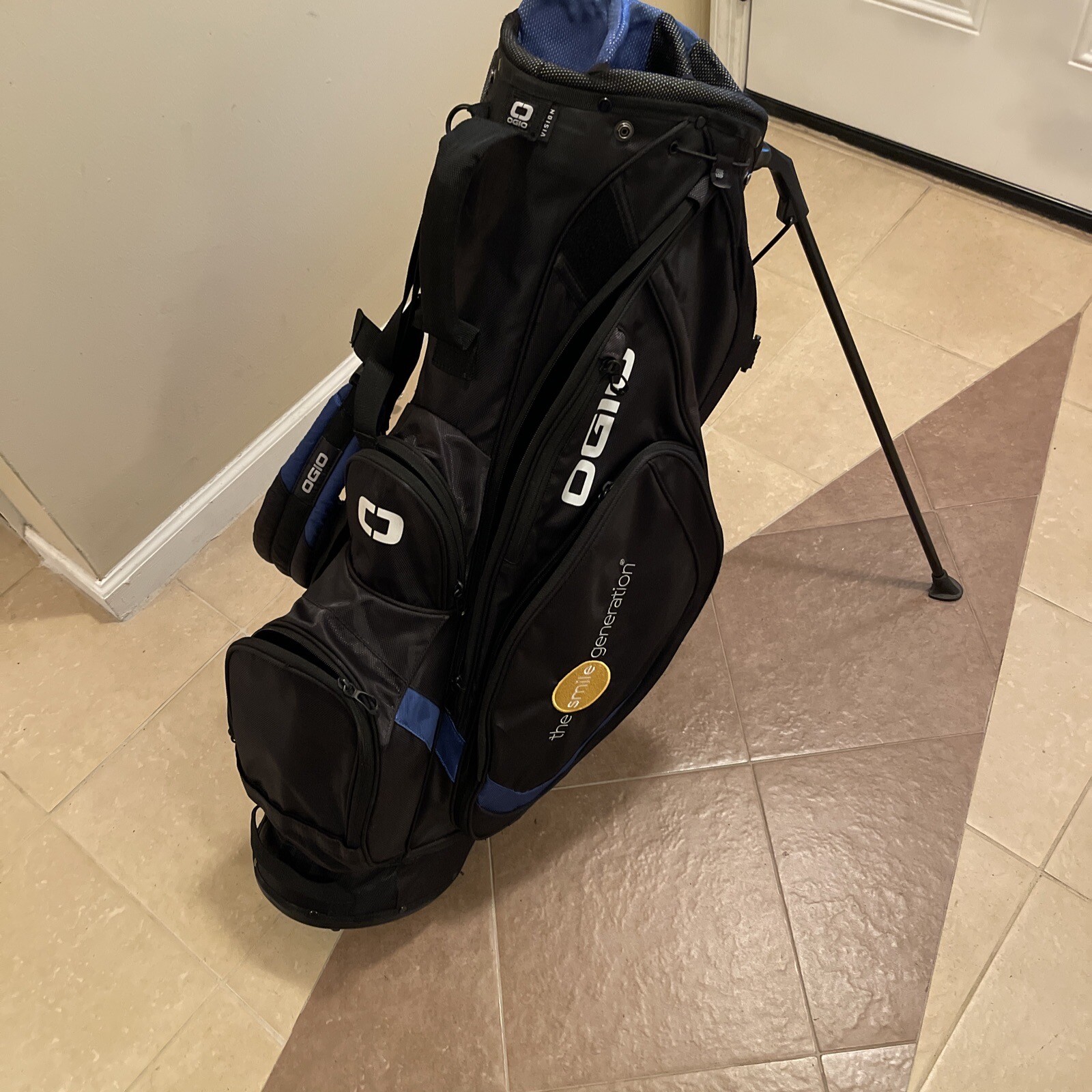 Ogio Vision 2.0 Golf Stand Bag Black Silver 8 Way Smile Generation Logo