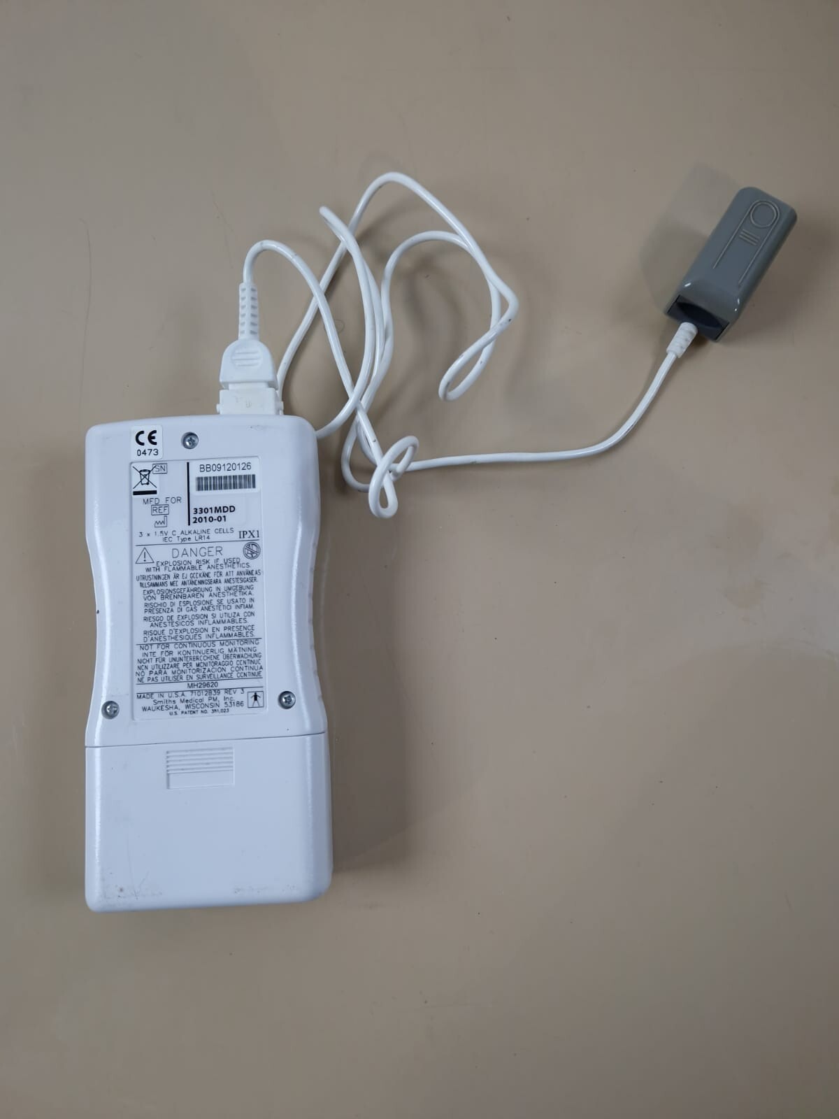 BCI 3301 SpO2 patient monitor Pulse Oximeter Handheld with Finger Probe