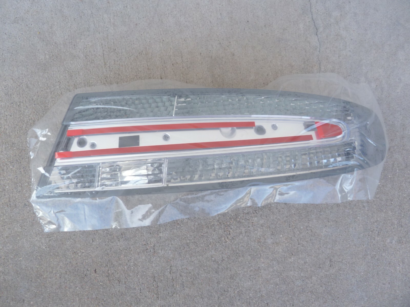 NEW ASTON MARTIN DBS DB9 Vantage Clear LED Right Tail light OEM