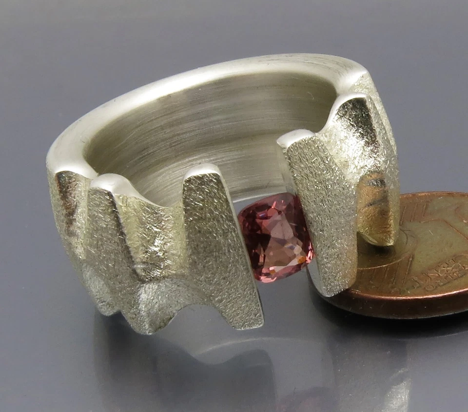 REIF-DESIGN - MARKANTER SPINELL SPANNRING - UNIKAT AUS EIGENER GOLDSCHMIEDE - Bild 4 von 4