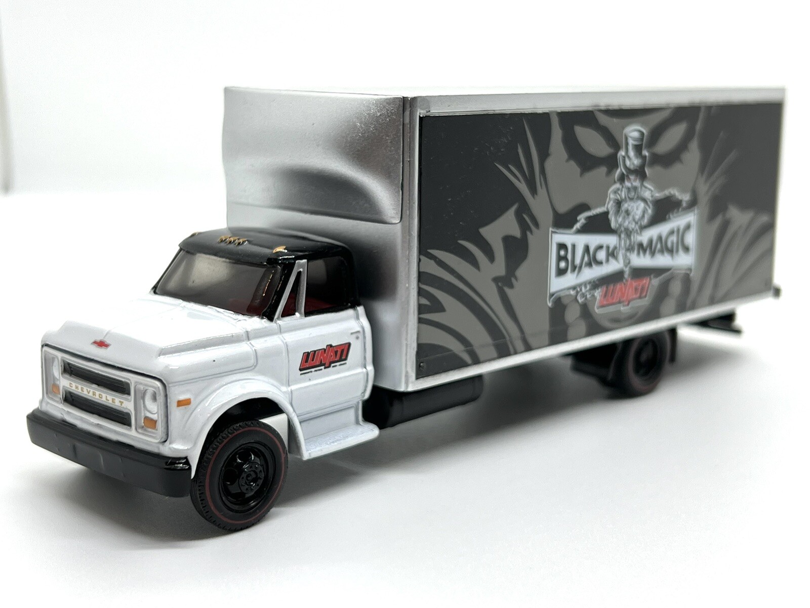 M2 MACHINES 1968 CHEVY C60 BOX TRUCK AUTO HAULERS 1 OF 8400