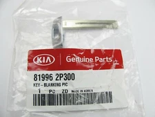 NEW GENUINE OEM Uncut Key Blank Remote Fob Insert For 13-14 Sorento 819962P300