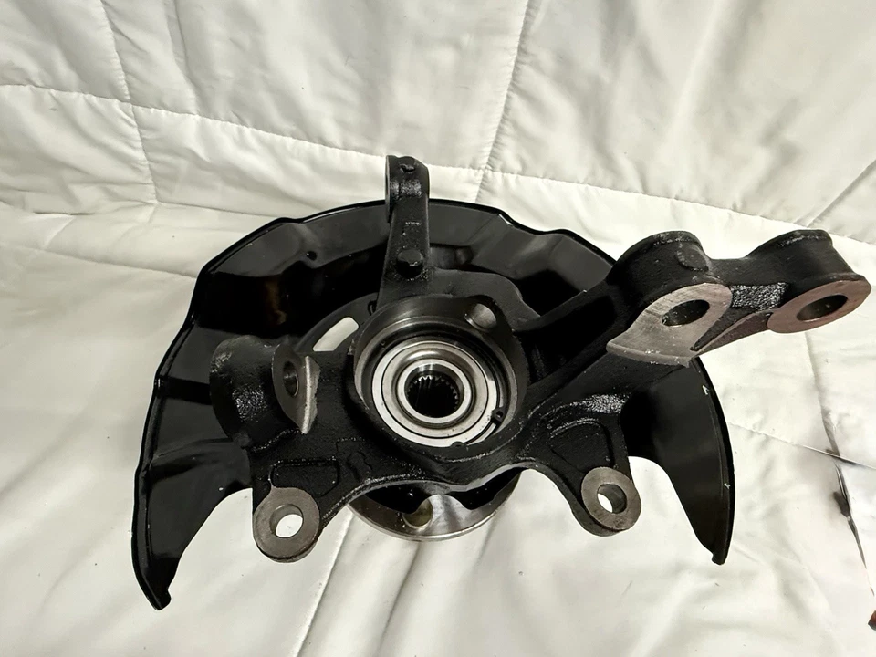 09-13 Toyota Matrix L4 1.8L Replace #698-381 Front Left Steering Knuckle Asembly - Image 3 of 4