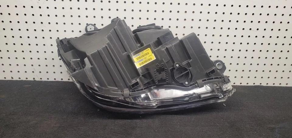 Driver Headlight 204 Type C250 Coupe Halogen Fits 12-15 MERCEDES C-CLASS 1666038 Foto 3 de 3