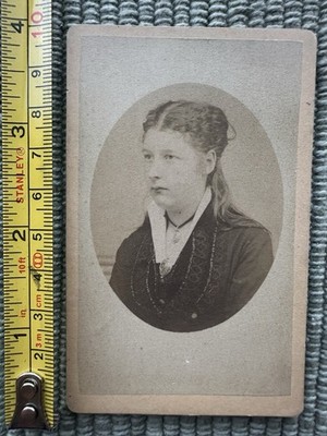 Antique CDV Photo Victorian Woman Portrait Jewelry Samson & Co München c1890