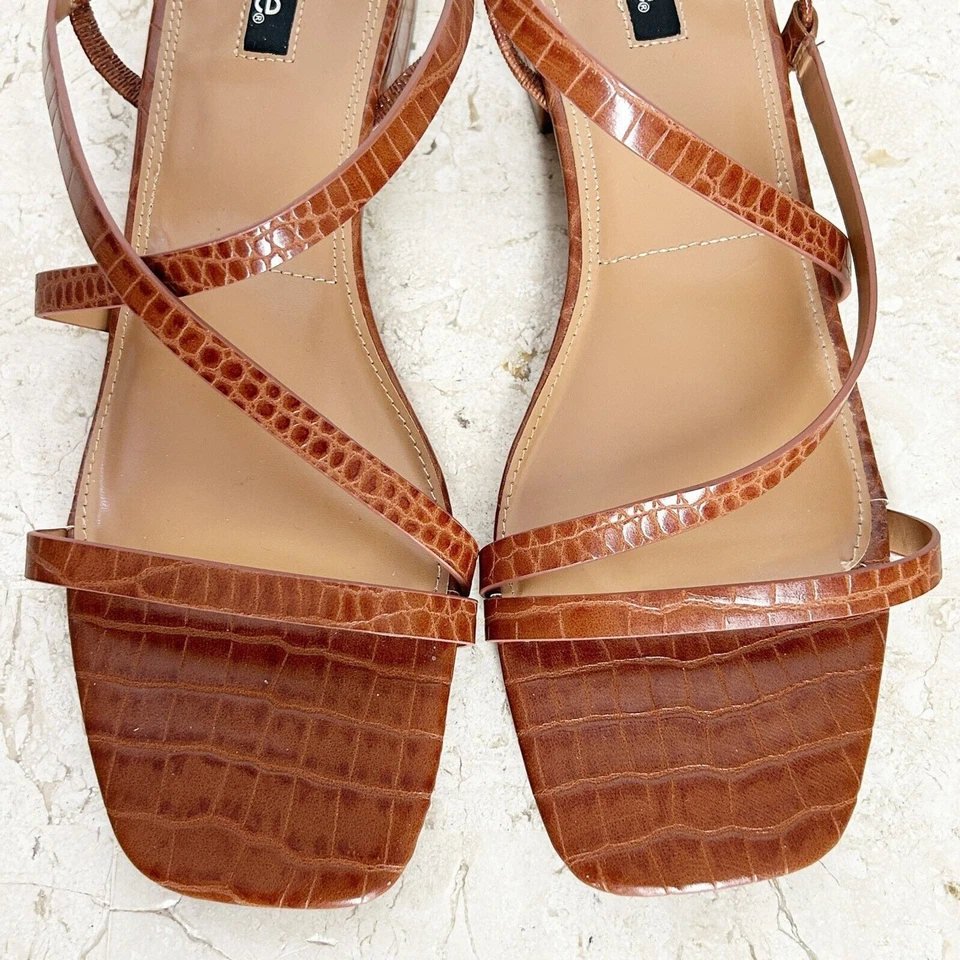 NUEVO Sandalias Kensie Alligator Textura Cocodrilo 10 M Marrón Imitación Cuero Vegano Zapatos Foto 2 de 4