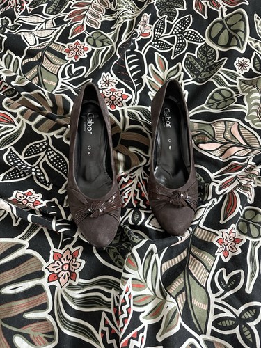 Zapatos de tacón de gamuza marrón Gabor talla 5 corte ancho Reino Unido