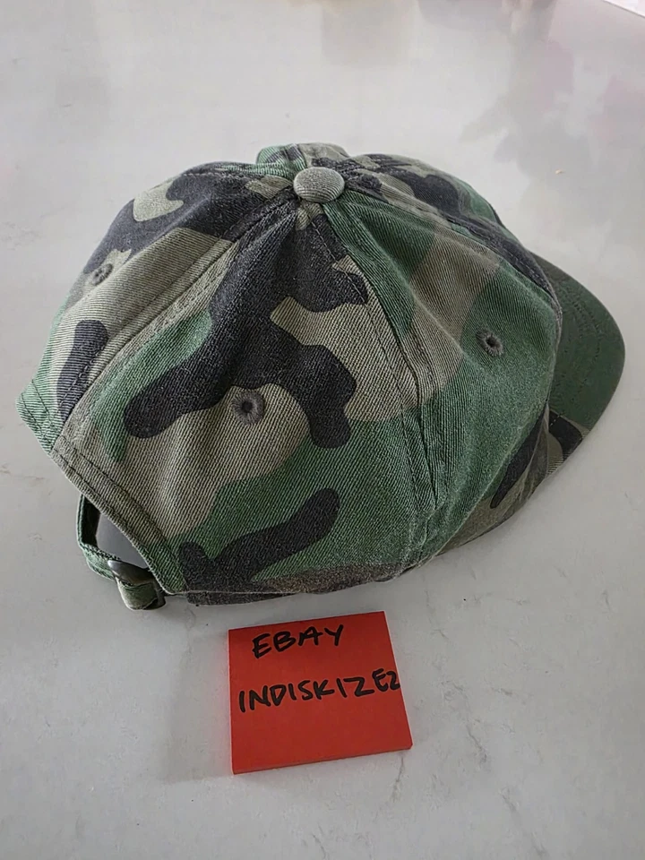Gorra de campamento Supreme Camo 6 paneles con logotipo rojo con tirantes Foto 2 de 4