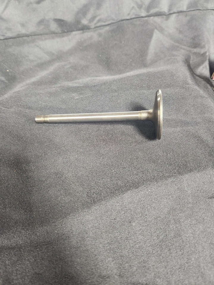 1960-1963 Ford 5.8 L Intake Valve Foto 4 de 4