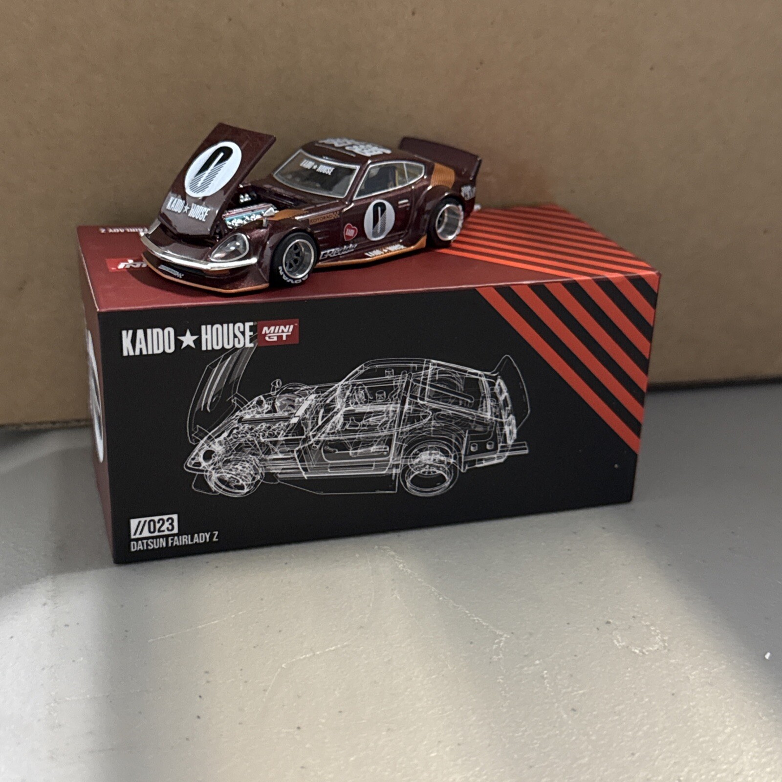 Kaido House  Mini GT 1:64 Datsun Fairlady Z S30Z Wide Spec (Dark Red) KHMG023