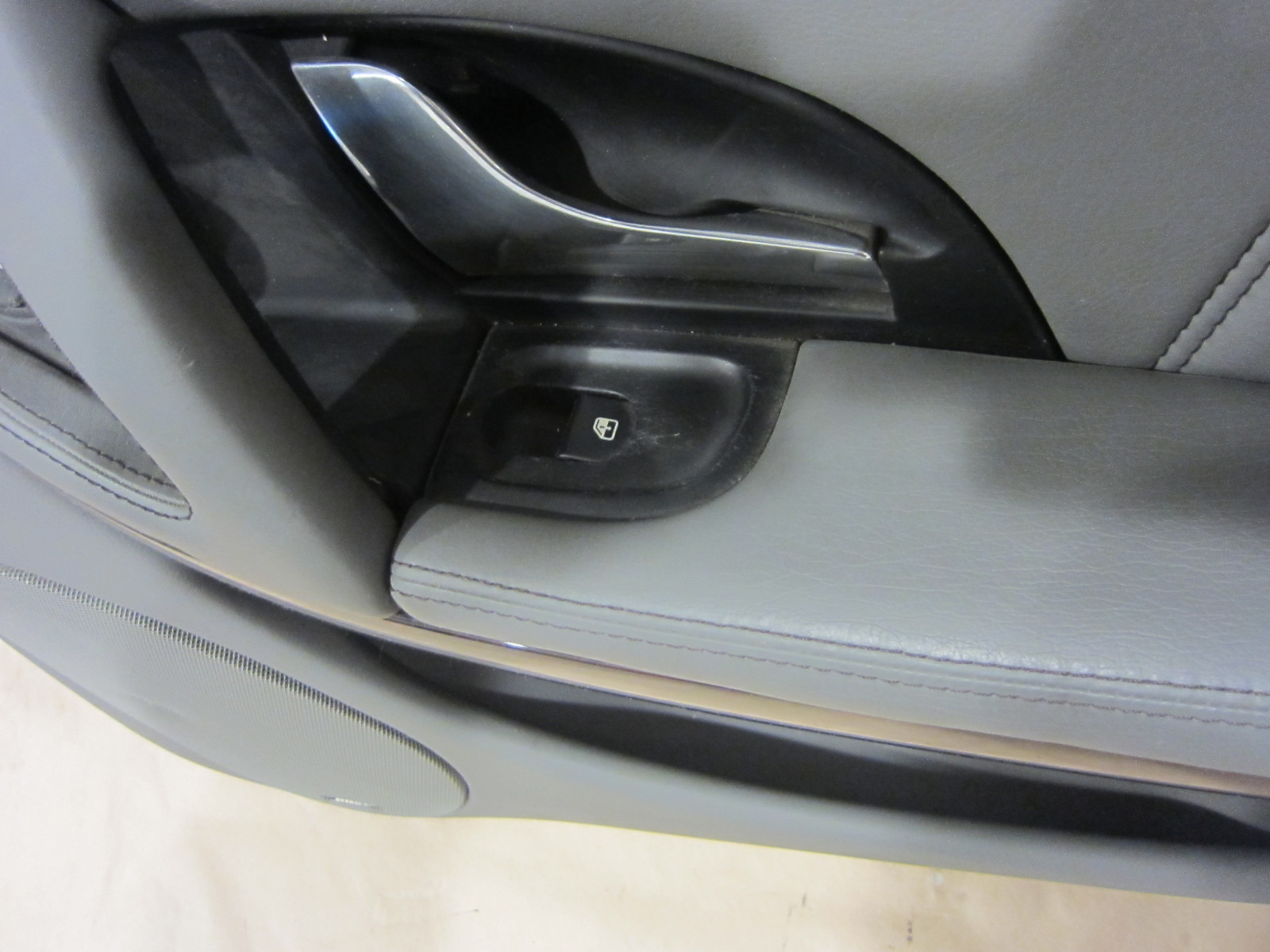 Maserati Quattroporte RH Rear Interior Door Panel.Black & Dark Grey 66939700