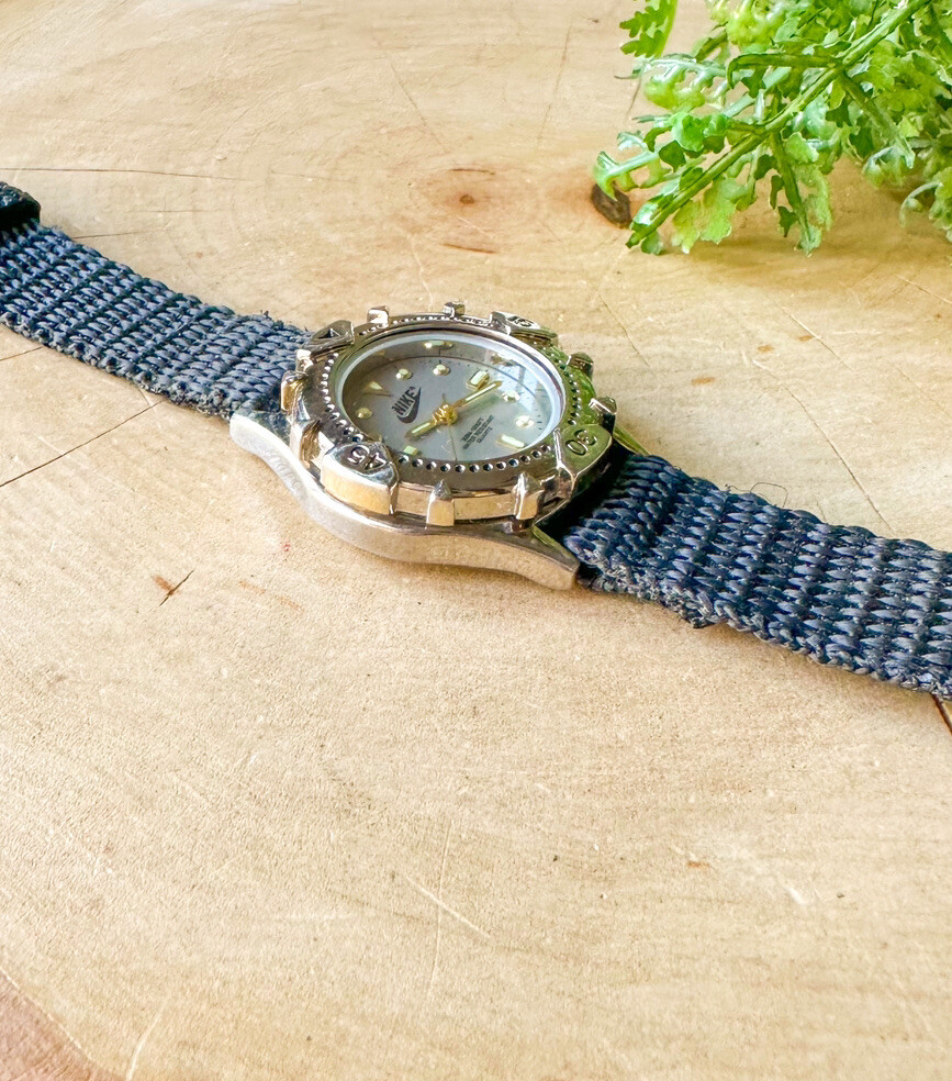 Vintage Nike Women's Wrist Watch Nylon Band Water Resistant